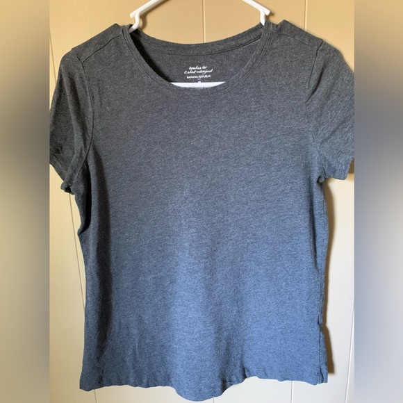 Bundle of 4 Banana Republic Factory timeless t-shirts - Picture 4 of 10